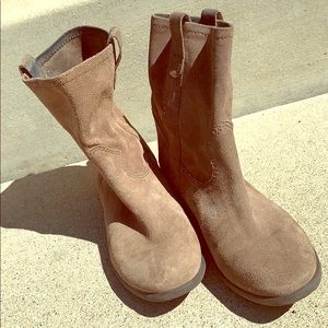 Vince Camuto 7.5 Tan Suede Slouchy Ankle Booties